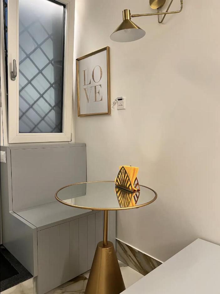 Elegant Nel Centro Di Couette-café *